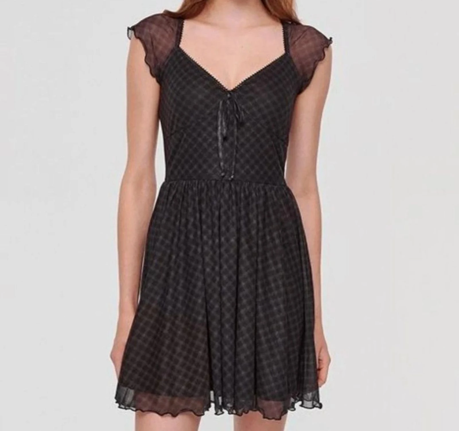 Elegant zwart jurkje met transparante mouwtjes en onderjurk, maat S – photo 5